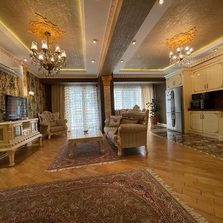 Park Azure Louvre Apartment Баку Экстерьер фото