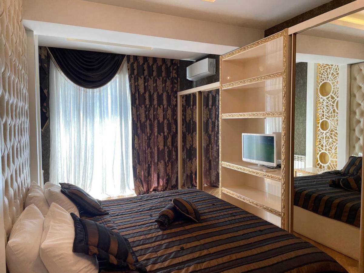Park Azure Louvre Apartment Баку Экстерьер фото