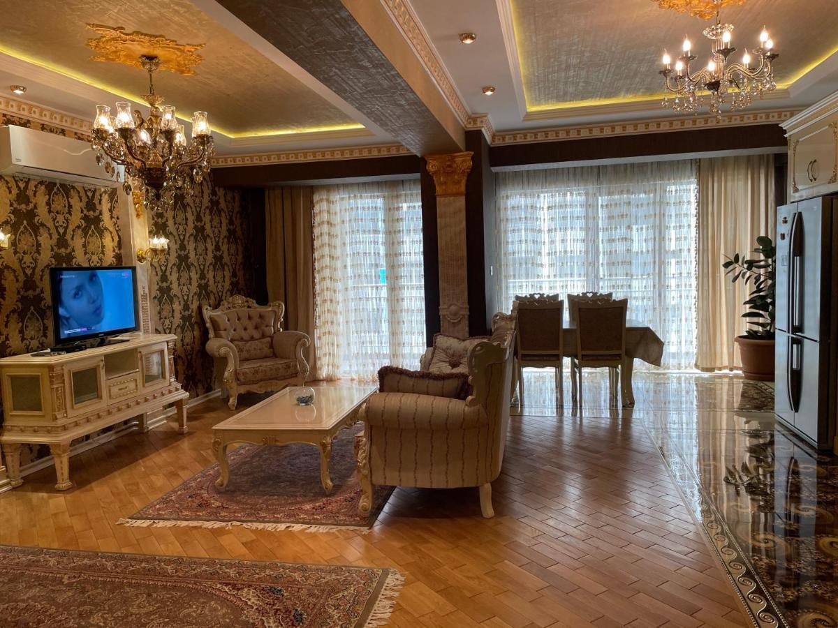 Park Azure Louvre Apartment Баку Экстерьер фото