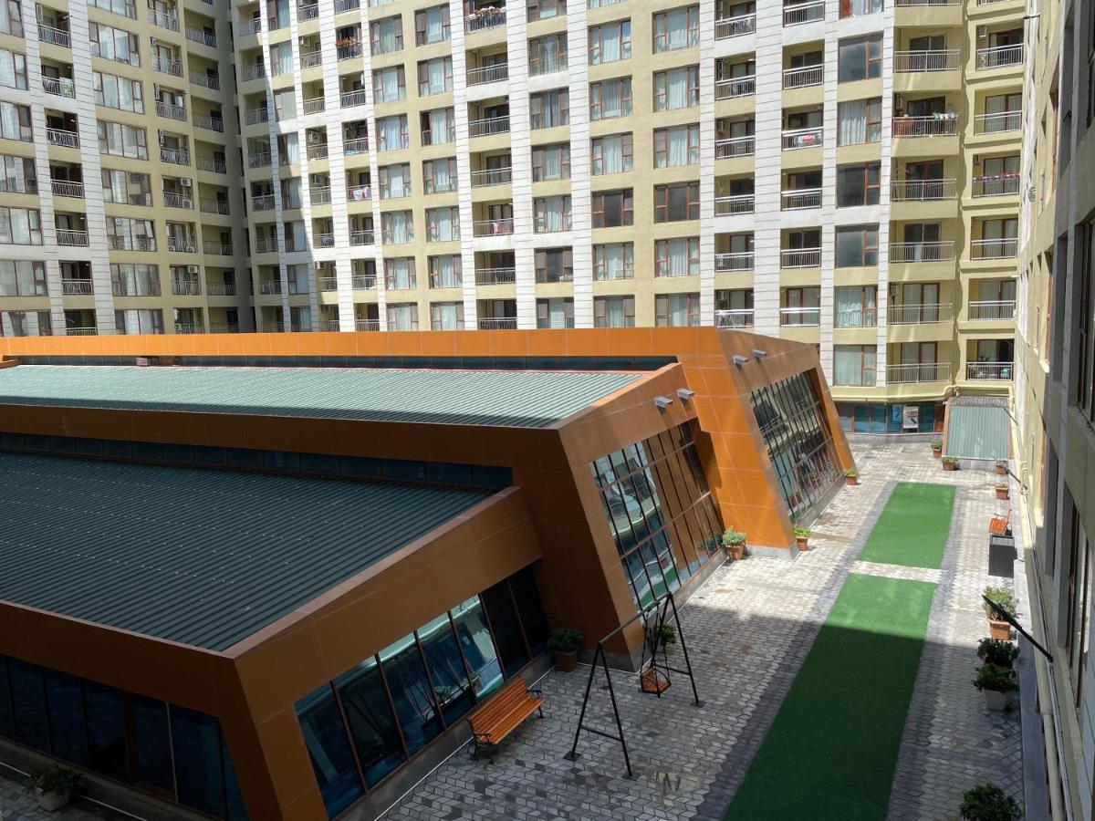 Park Azure Louvre Apartment Баку Экстерьер фото