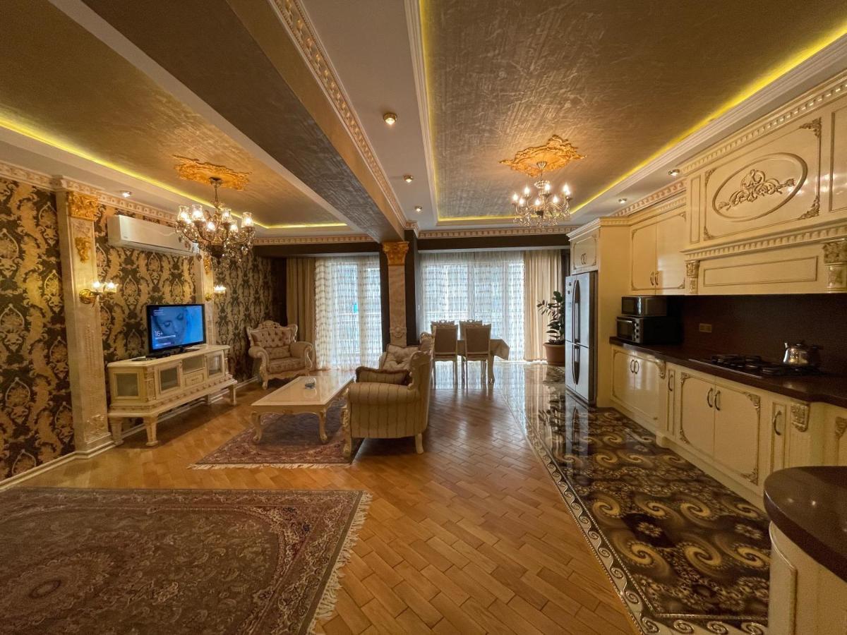 Park Azure Louvre Apartment Баку Экстерьер фото